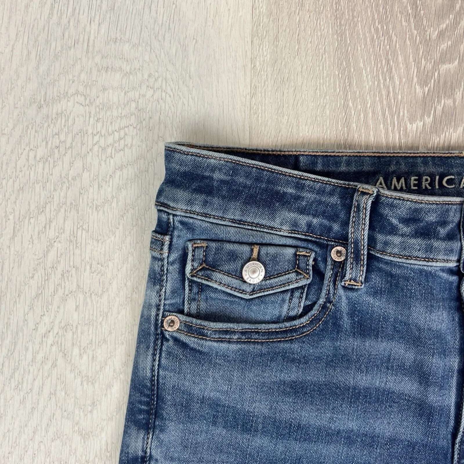 American Eagle Super High Rise Flare Womens Flared Jeans Size 8 US