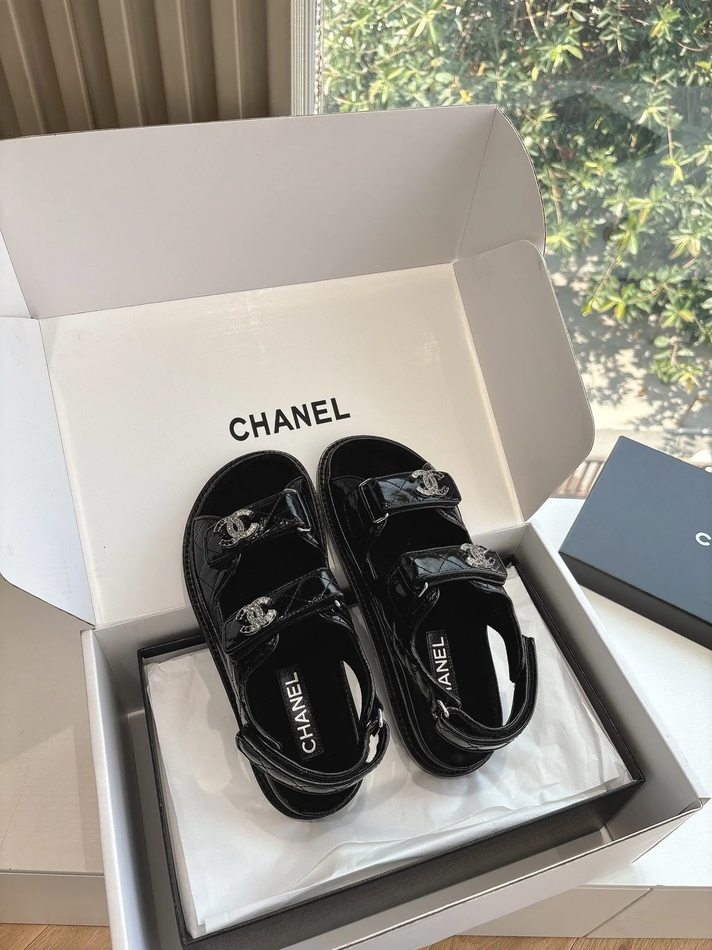 CH 25s bow flat beach slippers