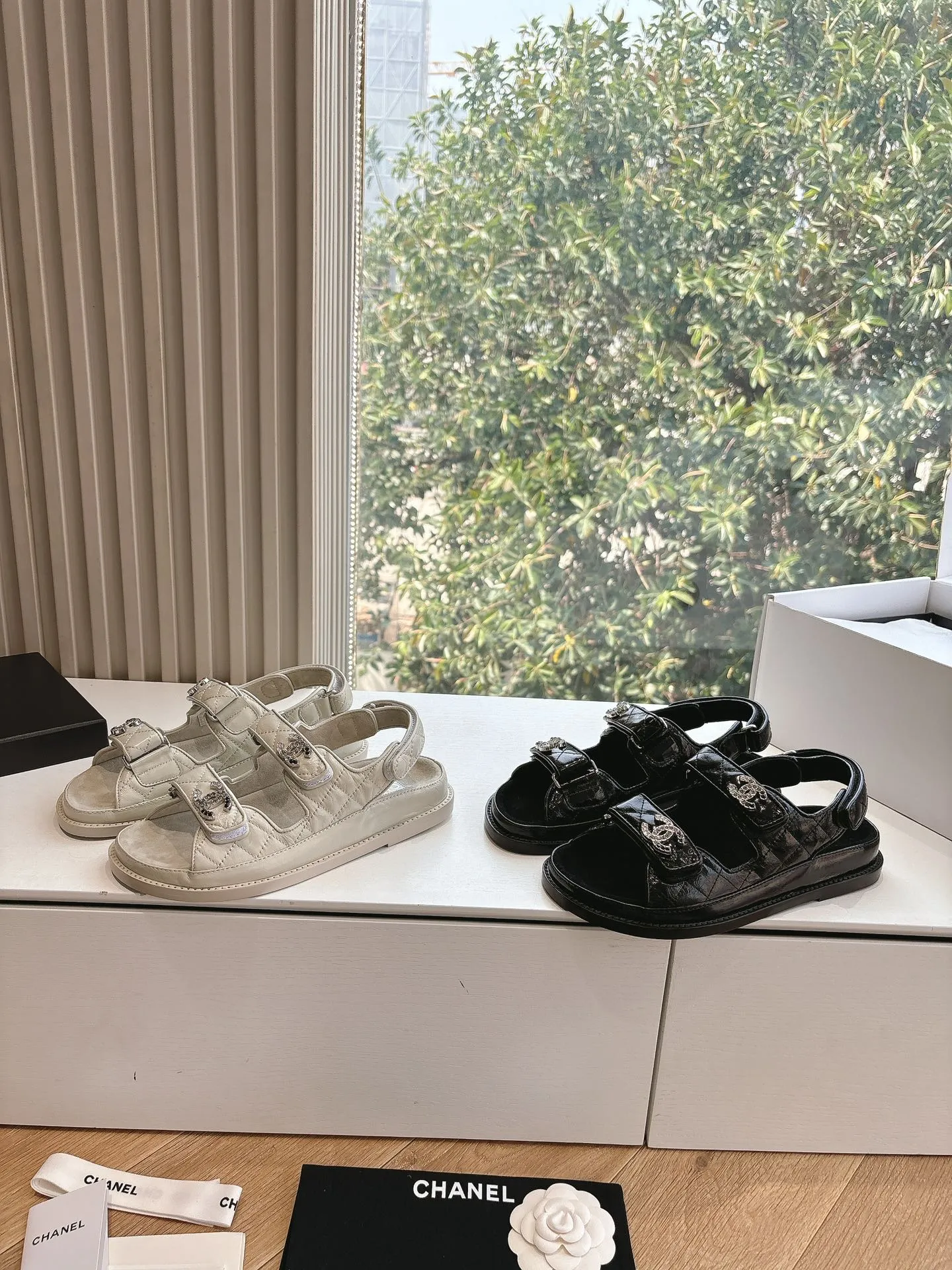 CH 25s bow flat beach slippers