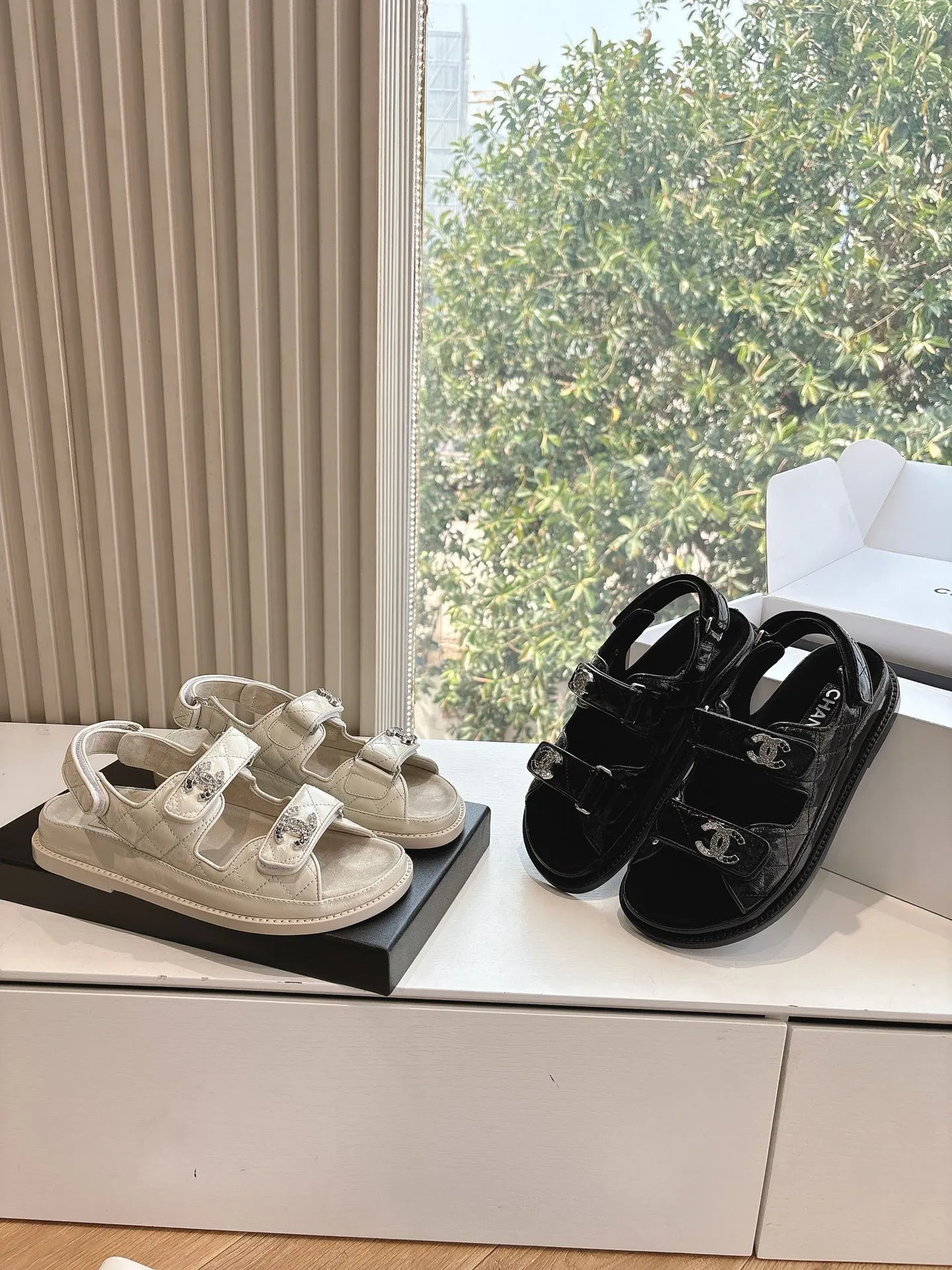 CH 25s bow flat beach slippers
