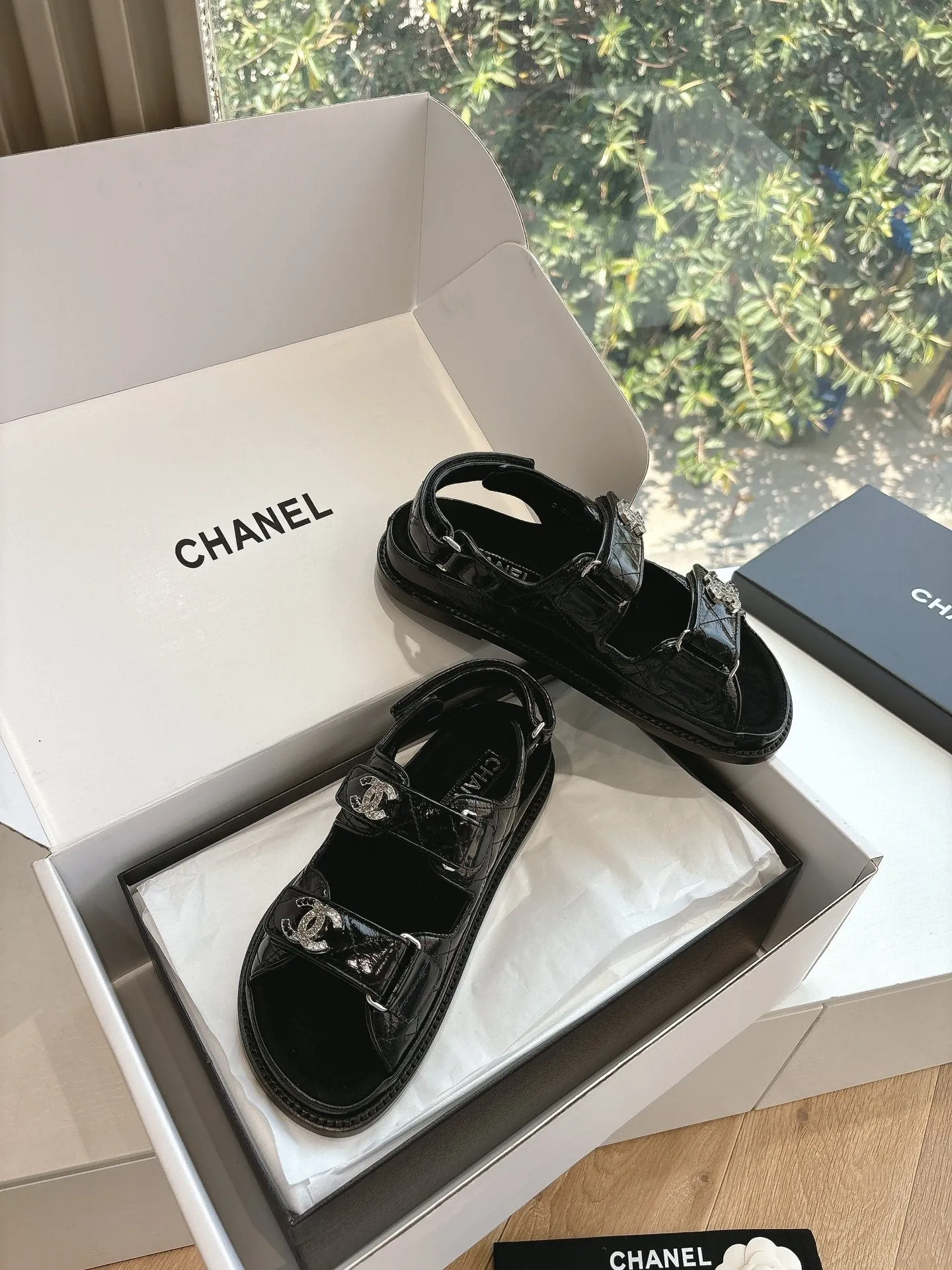 CH 25s bow flat beach slippers