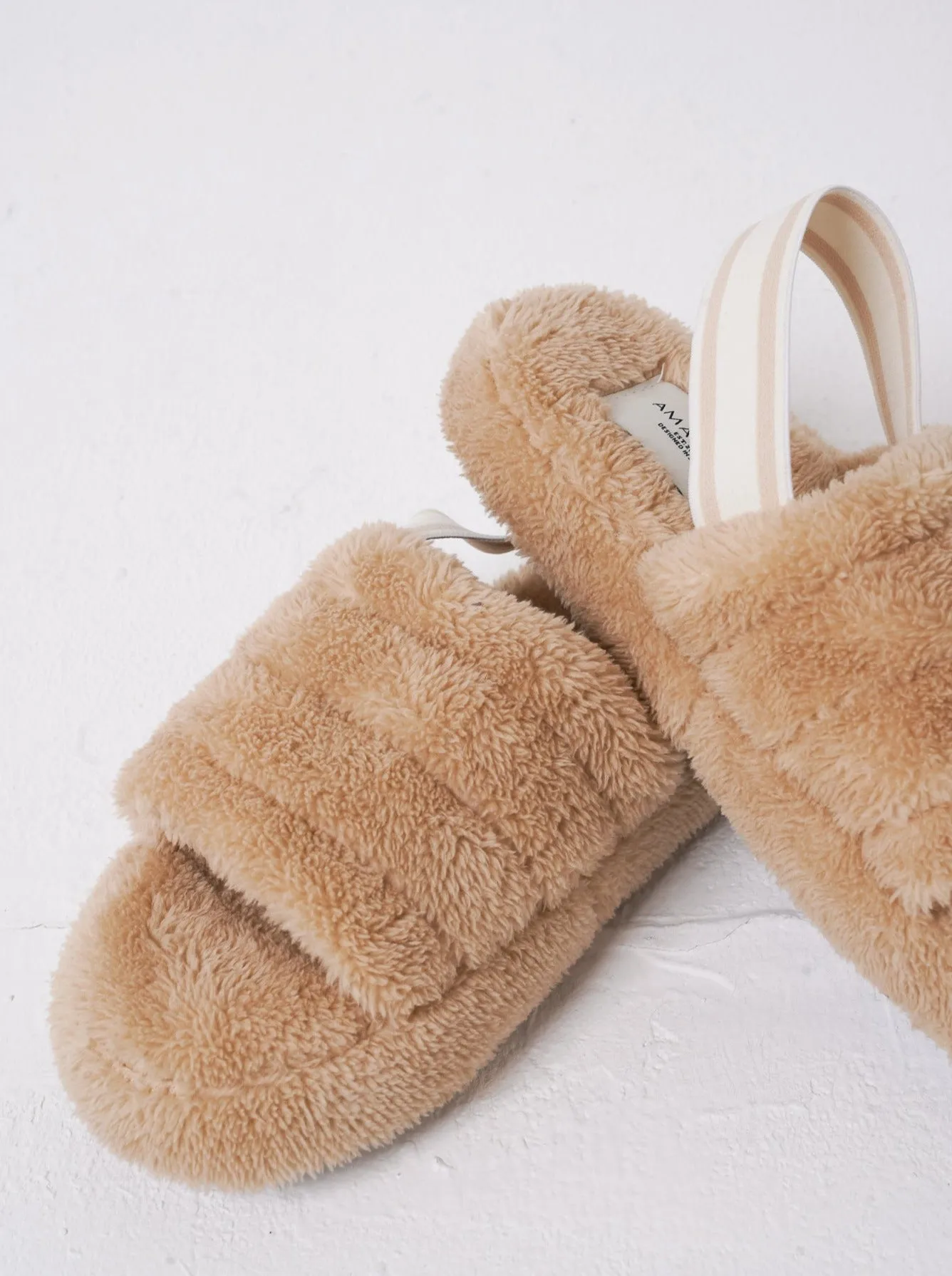 comfort fluffy slippers / 亜麻(beige)