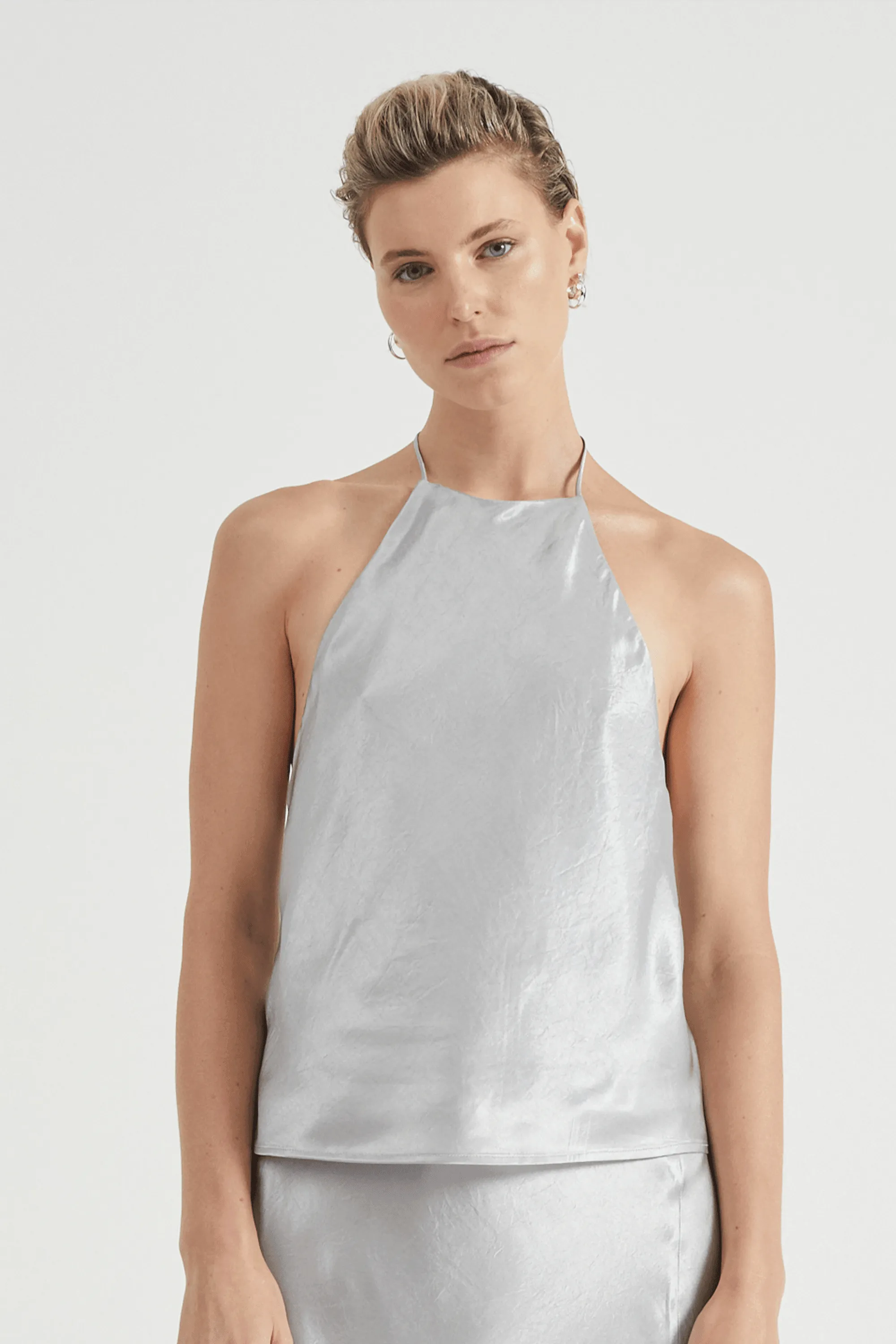 CRUSH BIAS HALTER TOP | SILVER