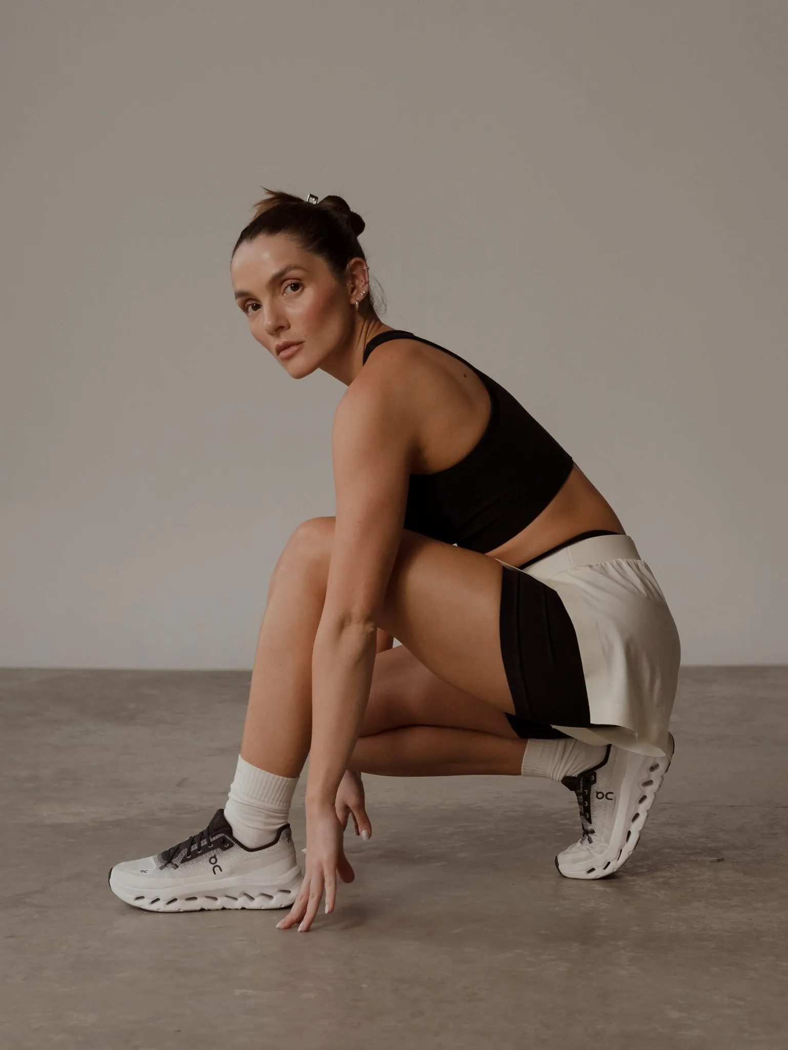 MIX SEAMLESS CROP TOP  - PLUS BLACK