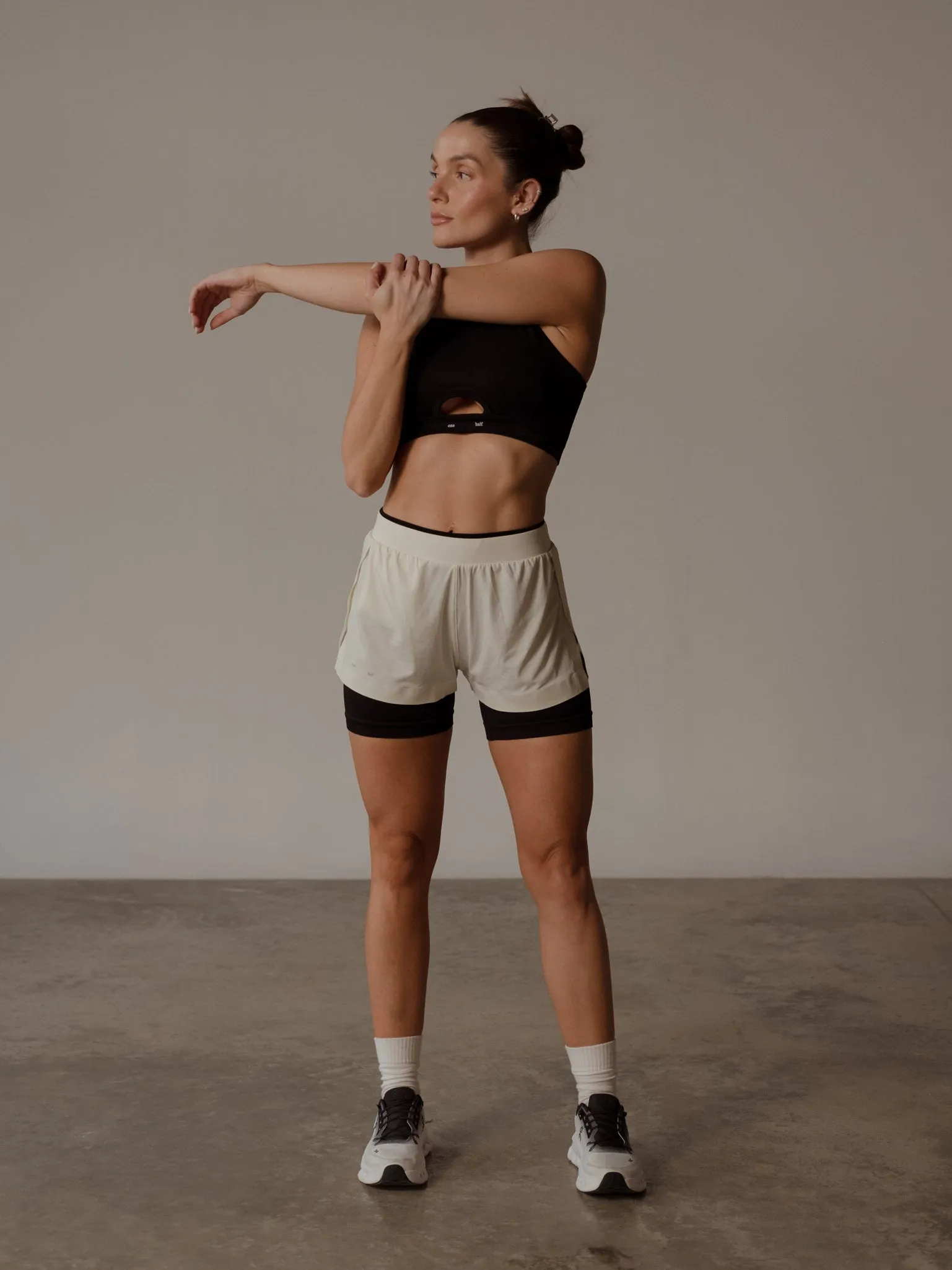 MIX SEAMLESS CROP TOP  - PLUS BLACK