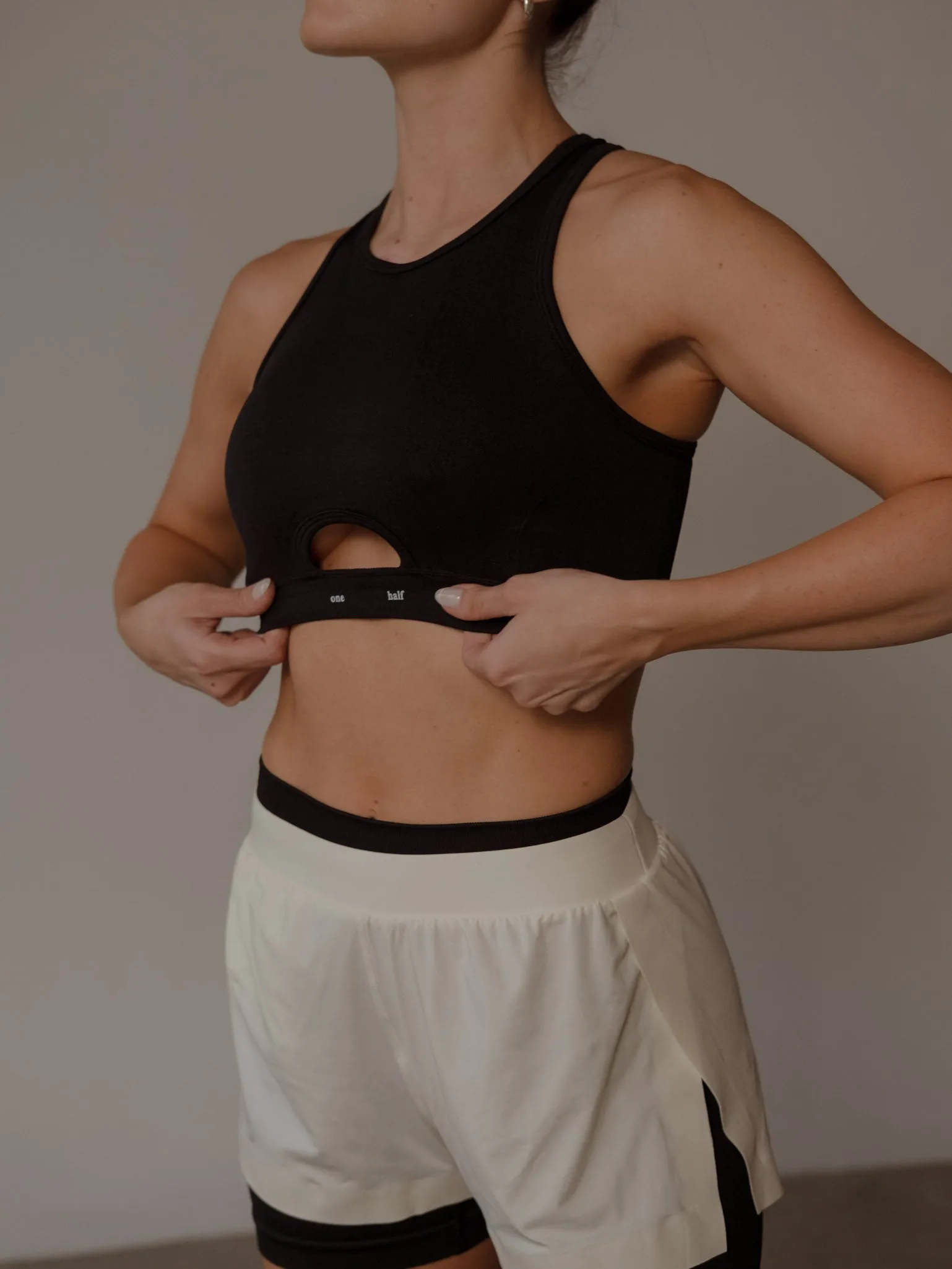 MIX SEAMLESS CROP TOP  - PLUS BLACK