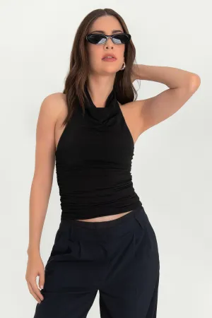 Top corto halter sin mangas