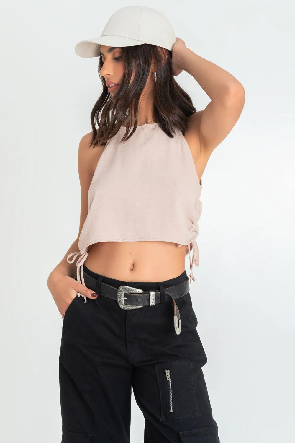 Top halter tirantes con jaretas laterales