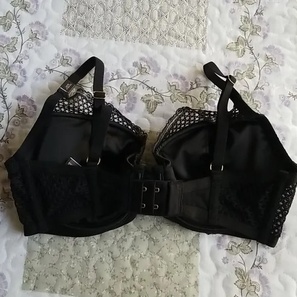 VS Luxe Lingerie Black Fishnet Lace Push-up Bra