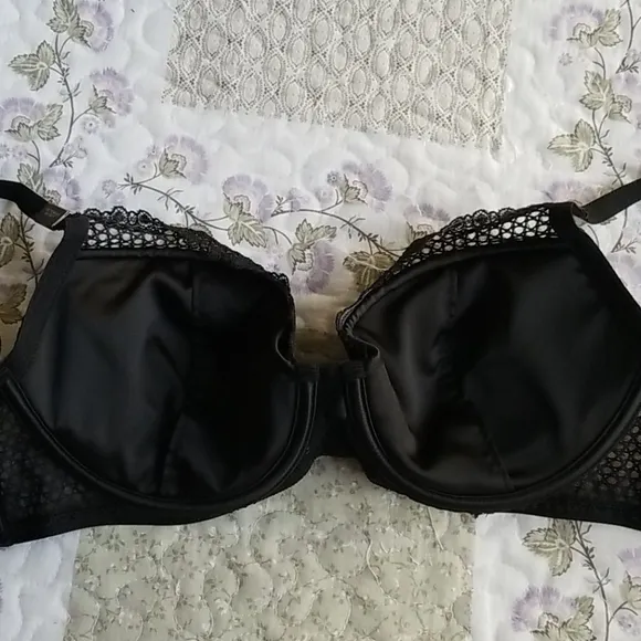VS Luxe Lingerie Black Fishnet Lace Push-up Bra