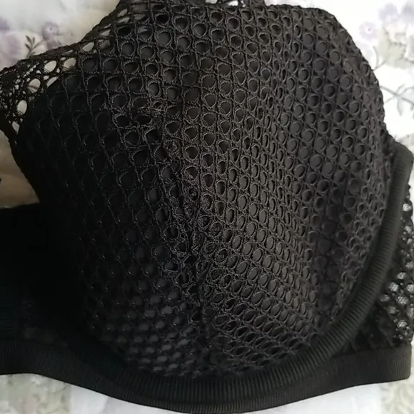 VS Luxe Lingerie Black Fishnet Lace Push-up Bra
