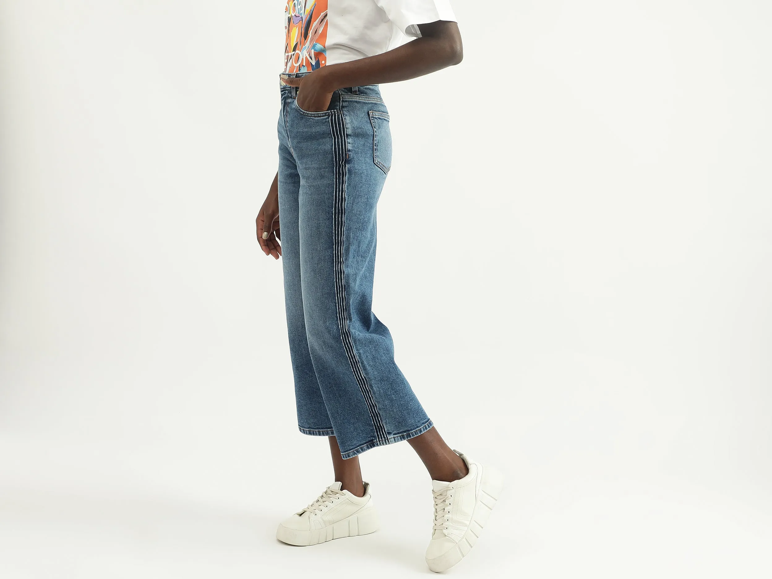 Women Solid Flared Fit Jeans