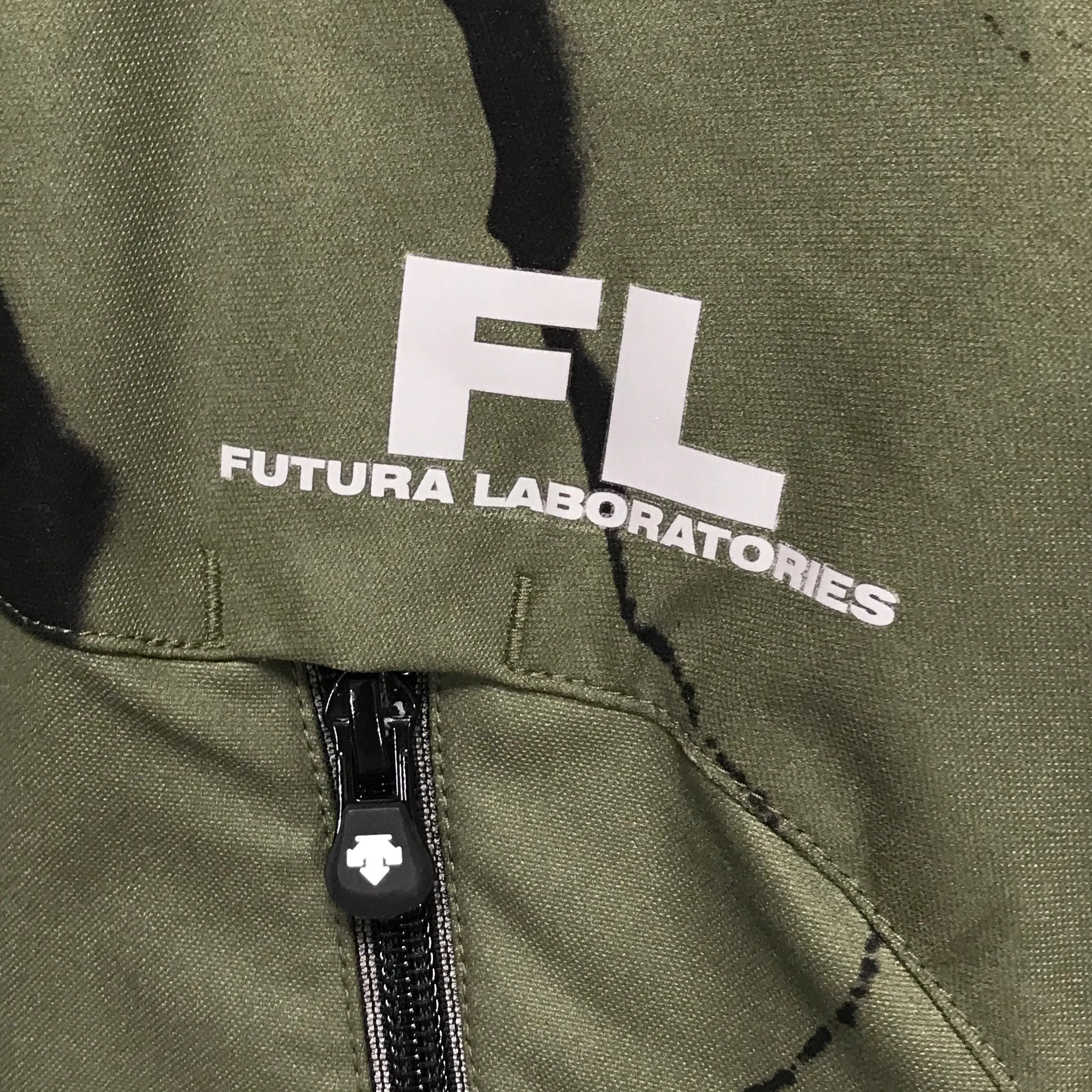 [XL] Futura Laboratories x Descente Half Zip Nylon Hooded Jacket Olive