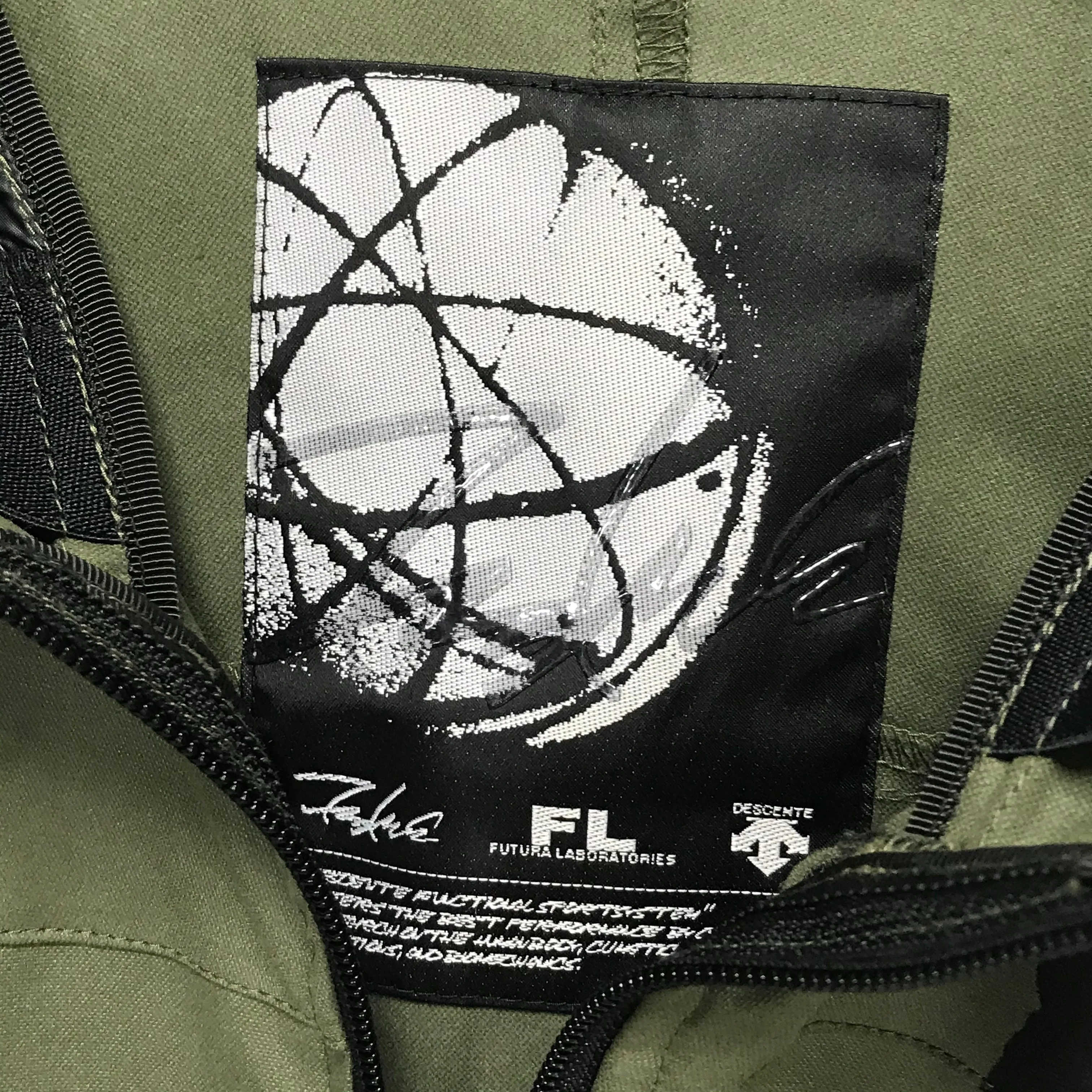 [XL] Futura Laboratories x Descente Half Zip Nylon Hooded Jacket Olive